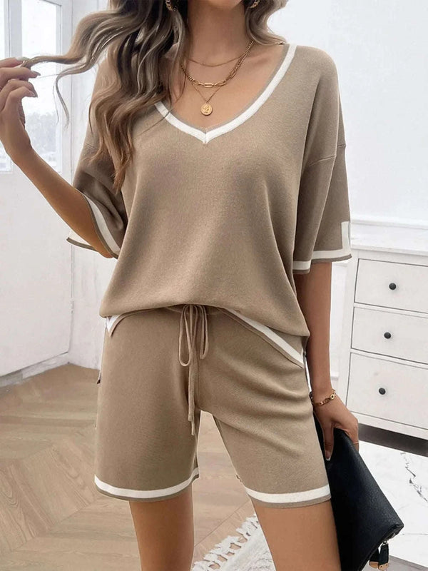 Devine Contrast Trim V-Neck Top and Shorts Set - photo produit 1 - VELZAR