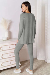 Basic Bae – Ensemble Loungewear Bambou Haut Col en V Manches Longues et Pantalon Grande Taille - photo produit 2 - VELZAR
