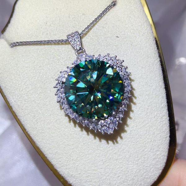 20 Carat Moissanite 925 Sterling Silver Pendant Necklace with vibrant teal gemstone and sparkling accents, elegant bijoux for femme.