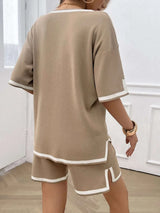 Devine Contrast Trim V-Neck Top and Shorts Set - photo produit 2 - VELZAR
